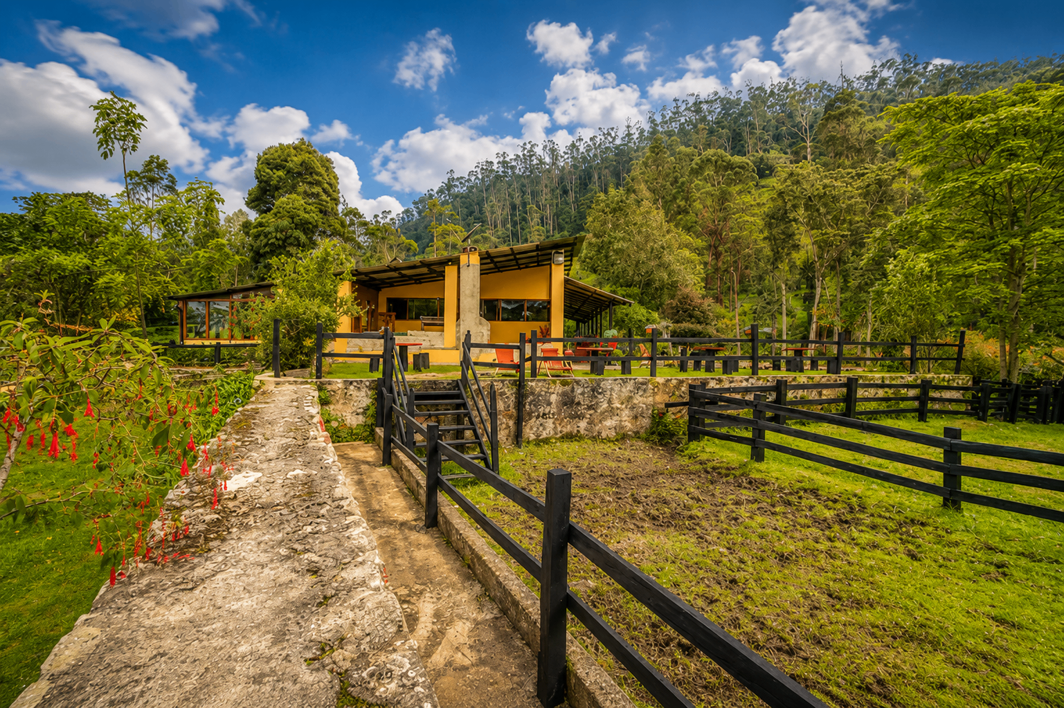 Cabaña Hacienda Nebraska al atardecer en Zipacón, Cundinamarca